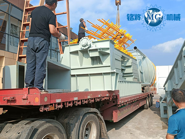 南京鱷魚(yú)集團(tuán)干粉砂漿生產(chǎn)線(xiàn)裝車(chē)中 南京鱷魚(yú)集團(tuán)干粉砂漿生產(chǎn)線(xiàn)裝車(chē)中